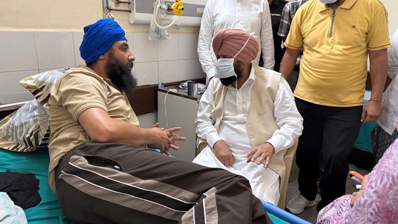 ਰਾਸ਼ਟਰੀ ਘੱਟ ਗਿਣਤੀ ਕਮਿਸ਼ਨ ਦੇ ਚੇਅਰਮੈਨ ਹਰਜੀਤ ਸਿੰਘ ਗਰੇਵਾਲ ਨੇ ਰਾਜਿੰਦਰਾ ਹਸਪਤਾਲ, ਪਟਿਆਲਾ ਵਿਖੇ  ਮੋਹਨਜੀਤ ਸ਼ੇਰੋਂ ਨਾਲ ਕੀਤੀ ਮੁਲਾਕਾਤ ।