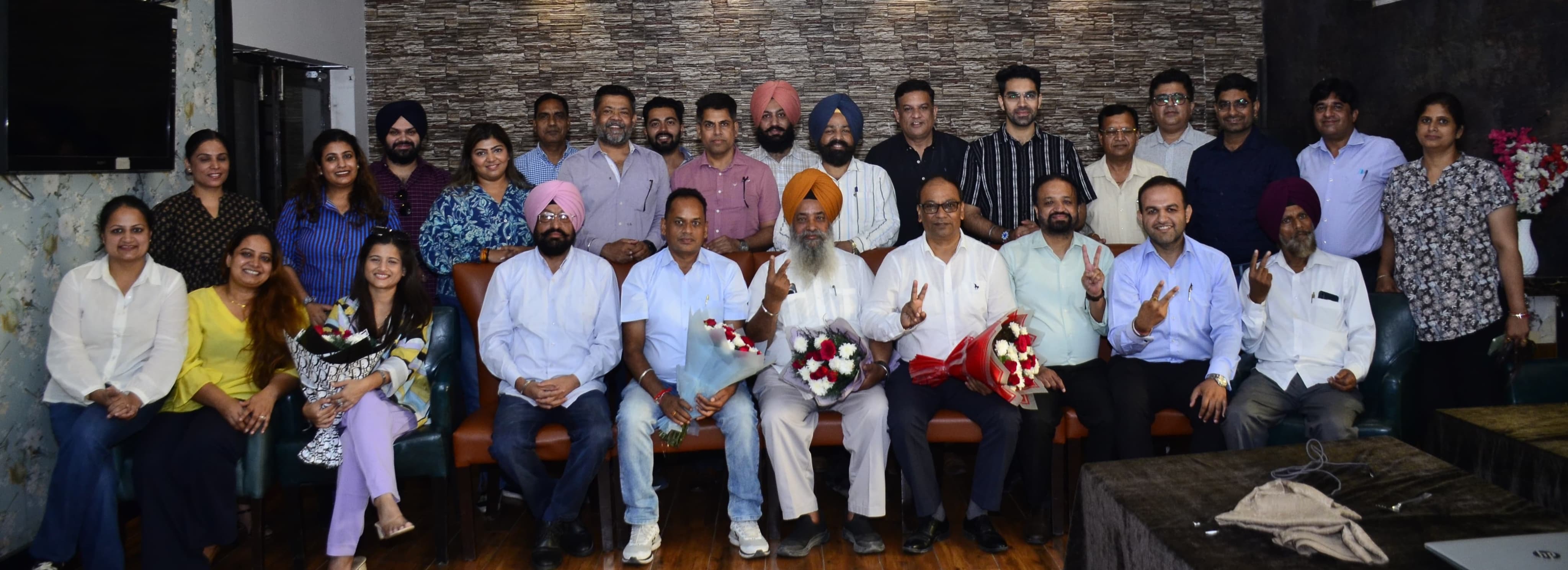ਇੰਡੀਅਨ ਇੰਸਟੀਚਿਊਟ ਆਫ ਆਰਕੀਟੈਕਟ ਦੇ ਲੁਧਿਆਣਾ ਸੈਂਟਰ ਦੀ ਚੋਣ ਬਲਬੀਰ ਕੁਮਾਰ ਬੱਗਾ ਦੀ ਅਗਵਾਈ ਵਾਲੀ ਟੀਮ ਨੇ ਜਿੱਤੀ । ( ਹਰਜੀਤ ਸਿੰਘ ਖਾਲਸਾ , ਲੁਧਿਆਣਾ )
